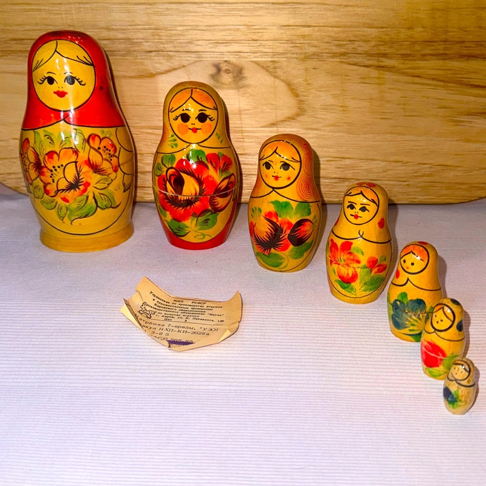🐈‍⬛ Vintage Russian Matryoshka Nesting Dolls Set of 7